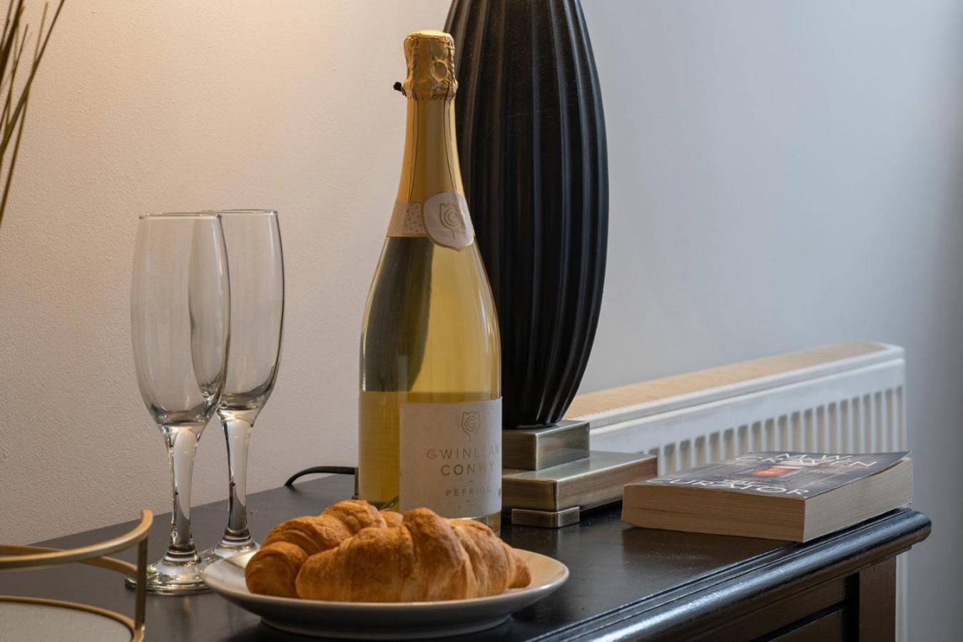 Number 3 Pier Road Apartment Whitby Bagian luar foto